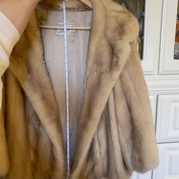 Med / Large Vintage Blonde Mink Fur Coat with Pleated Satin Lining - Picture 9 of 16